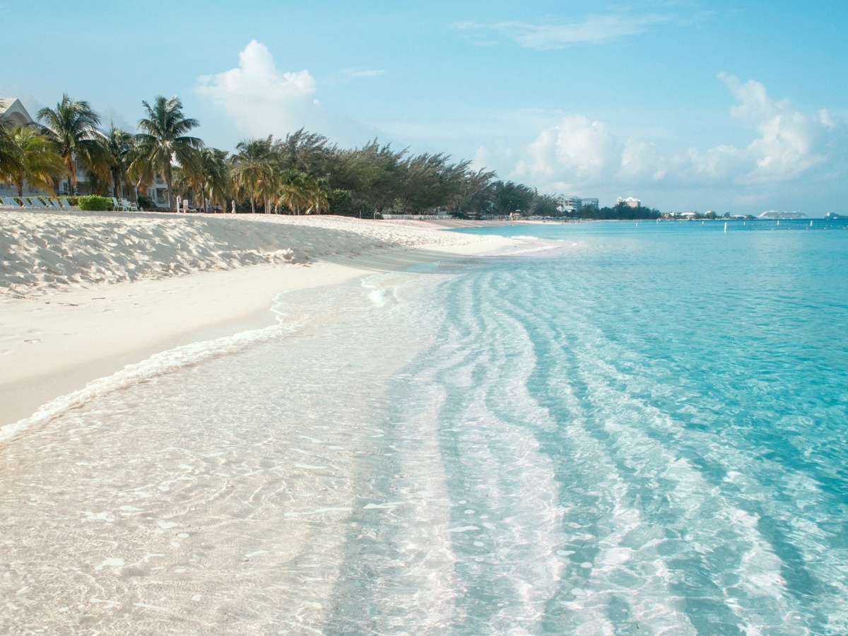 Seven Mile Beach Grand Cayman - white sand and turquoise water